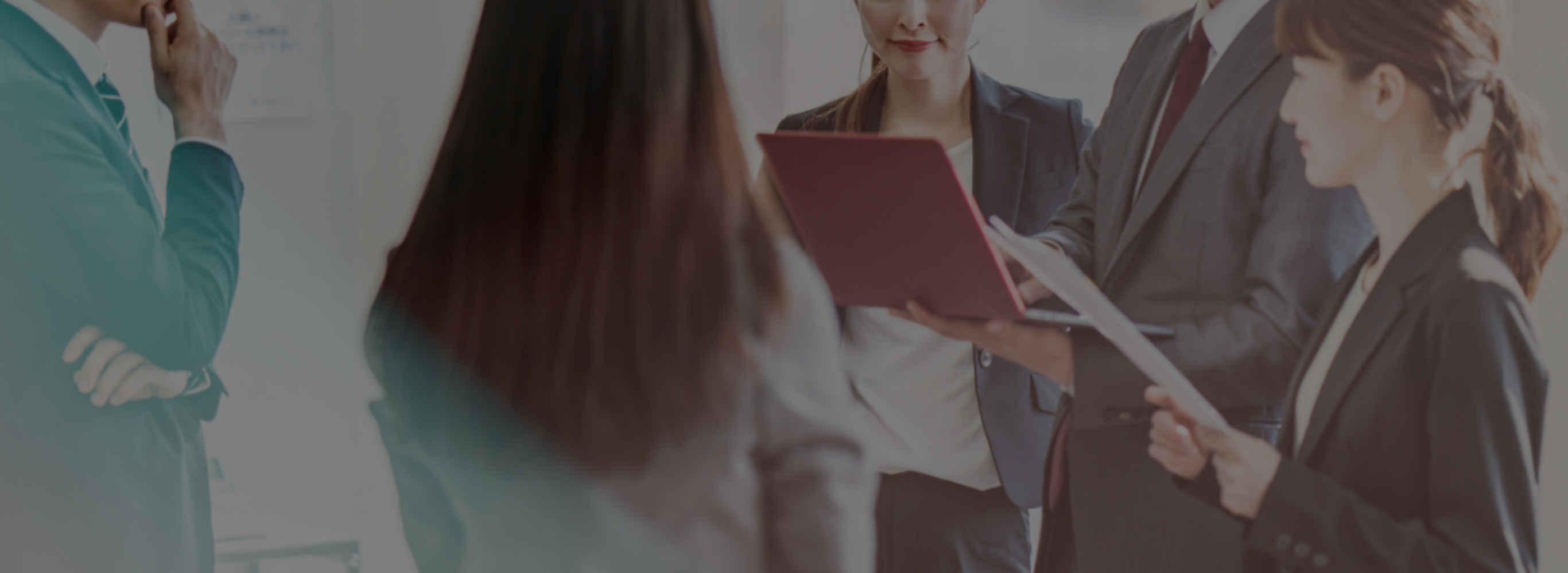 打ち合わせをする様子